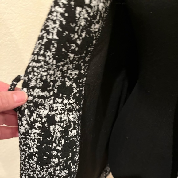 JM Collection Mottles Black and White Lightweight Coat 3 large buttons - Picture 9 of 10